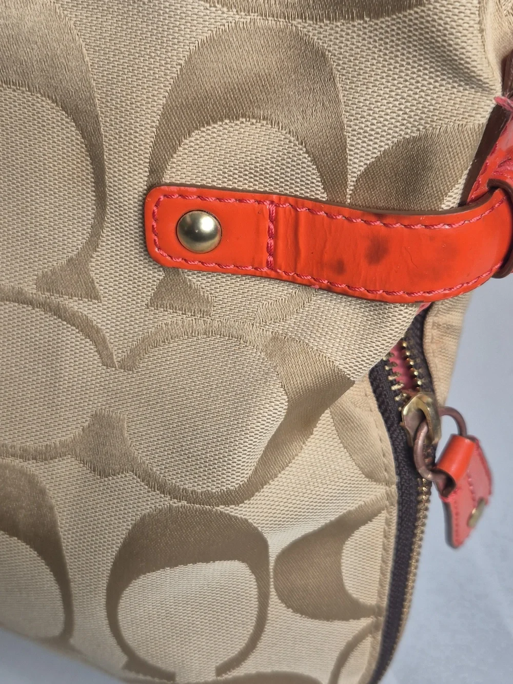 COACH HANDBAG/CLUTCH